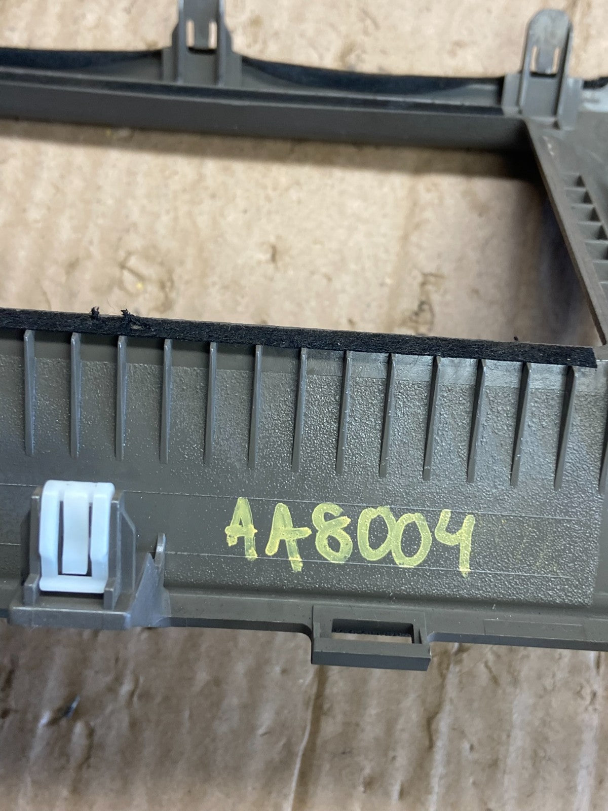 2009-2010 Nissan Murano Radio Center Console Display Bezel Air Vent OE AA8004 DG6