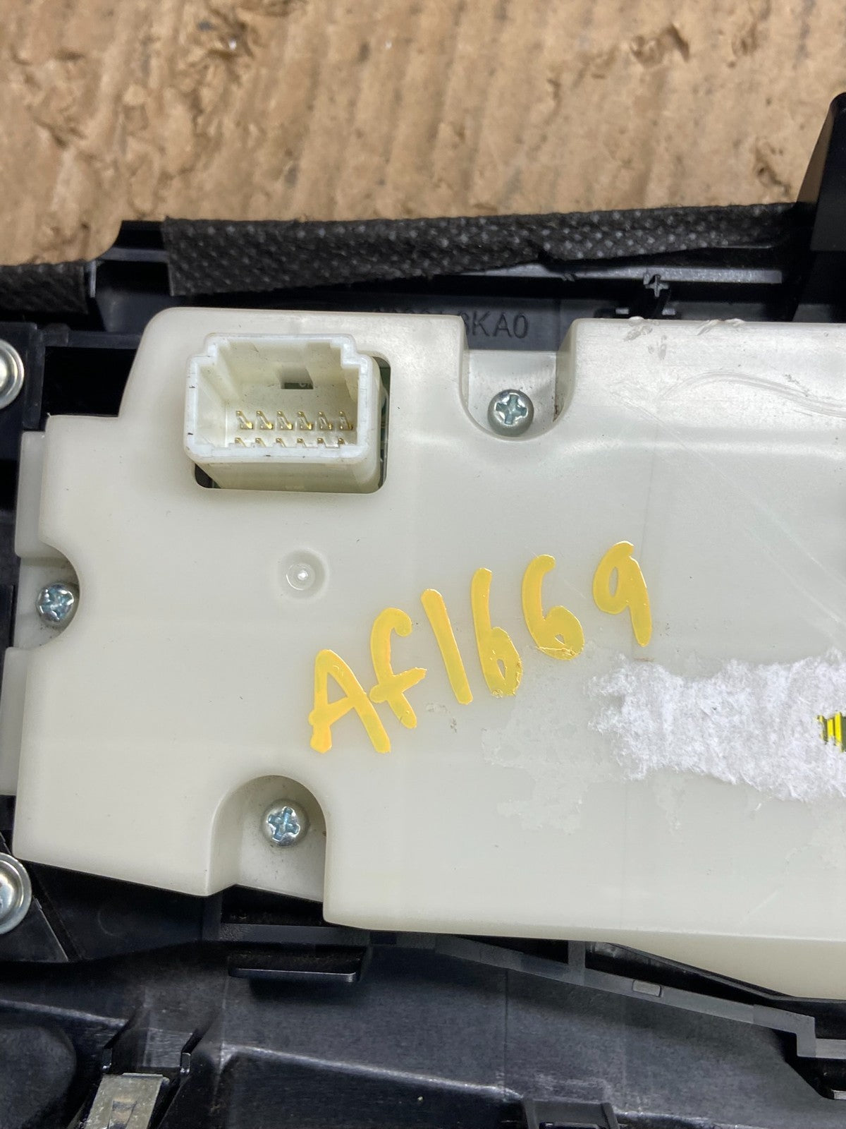 2013 to 2018 Nissan Pathfinder Radio Audio Climate Control AF1669 DG7