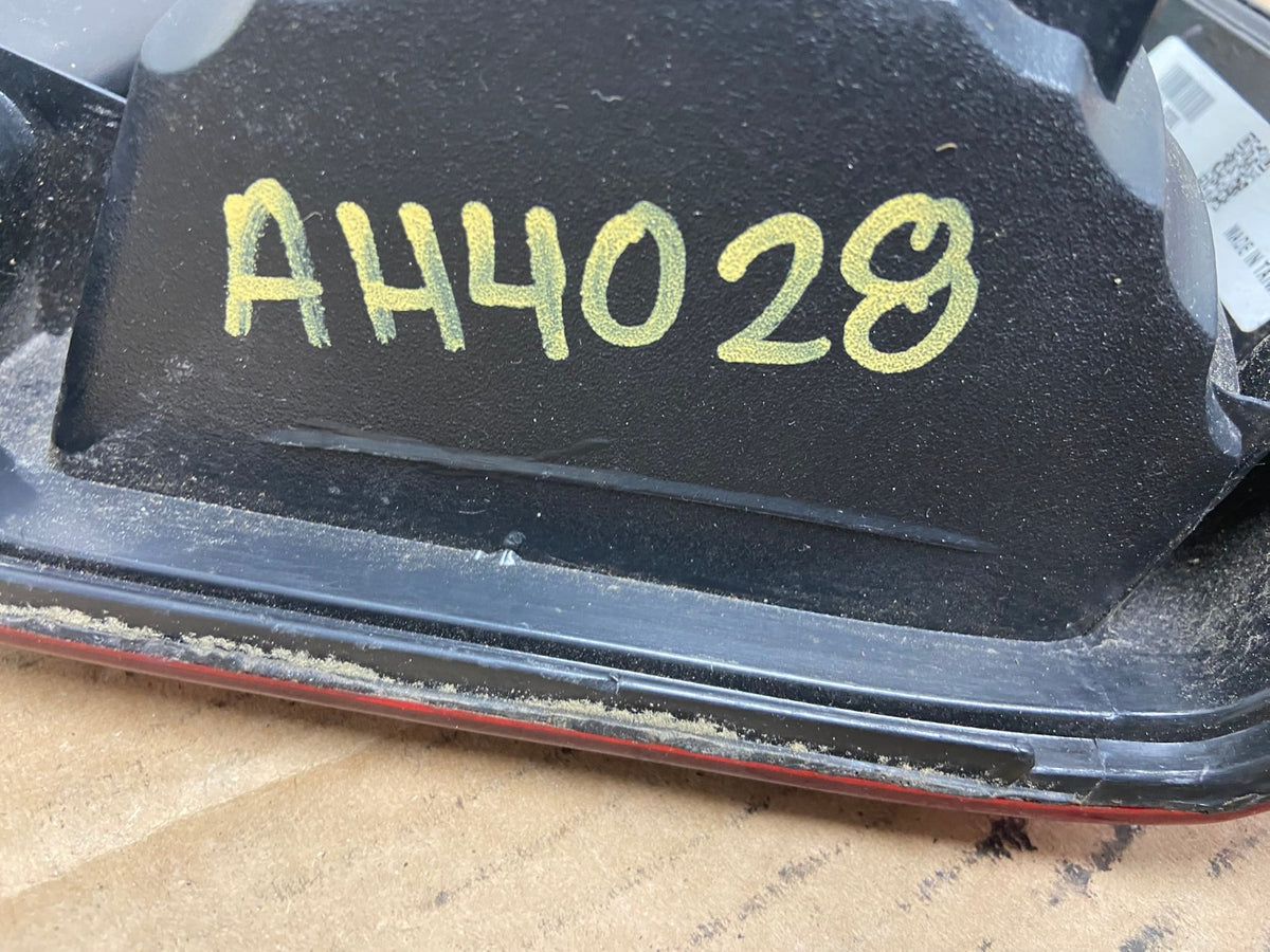 2005 to 2012 Nissan Pathfinder Tail light Left Driver Lh Side AH4028 LK6