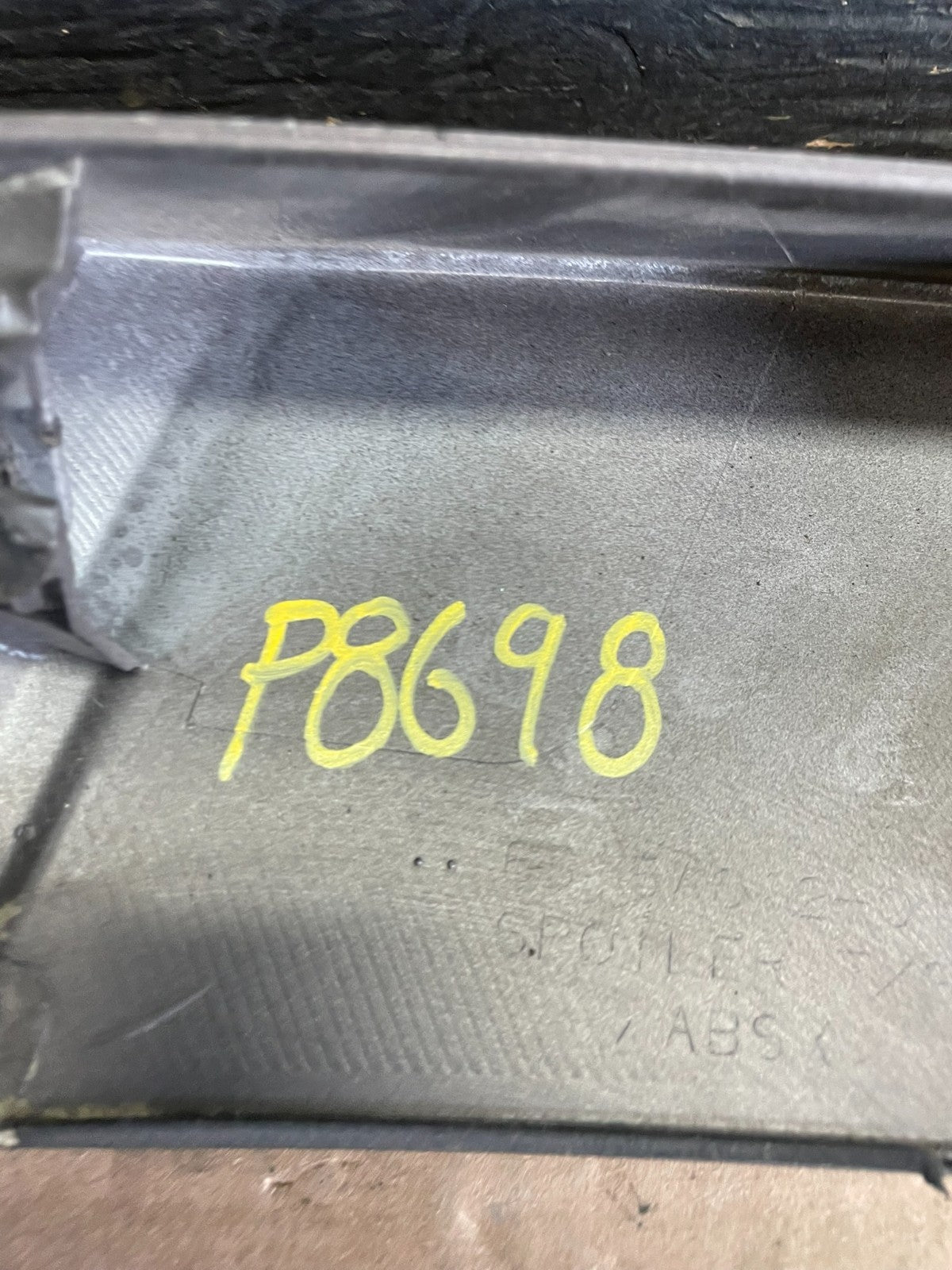 2005 to 2010 Mitsubishi Outlander Rear Spoiler LED Brake Light P8698 DG13