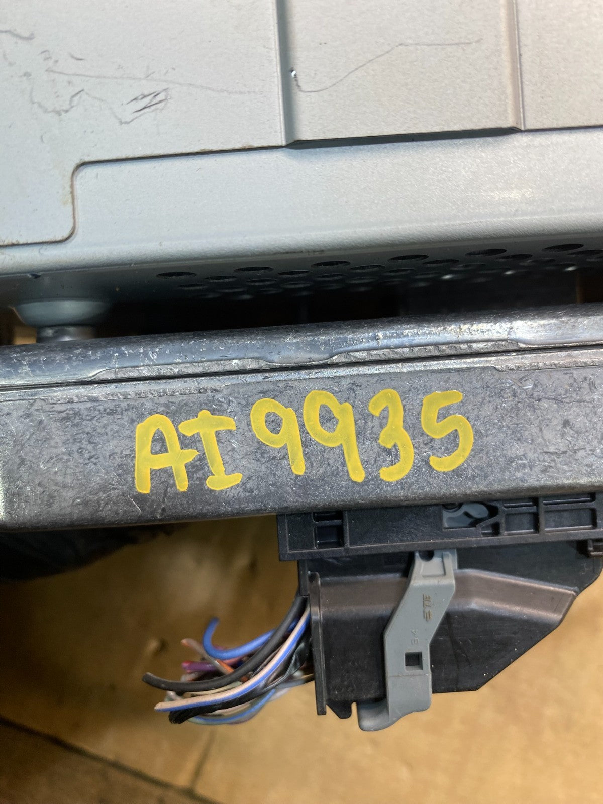 2013 to 2016 Ford Fusion Radio Information Display Screen AI9935 DG7