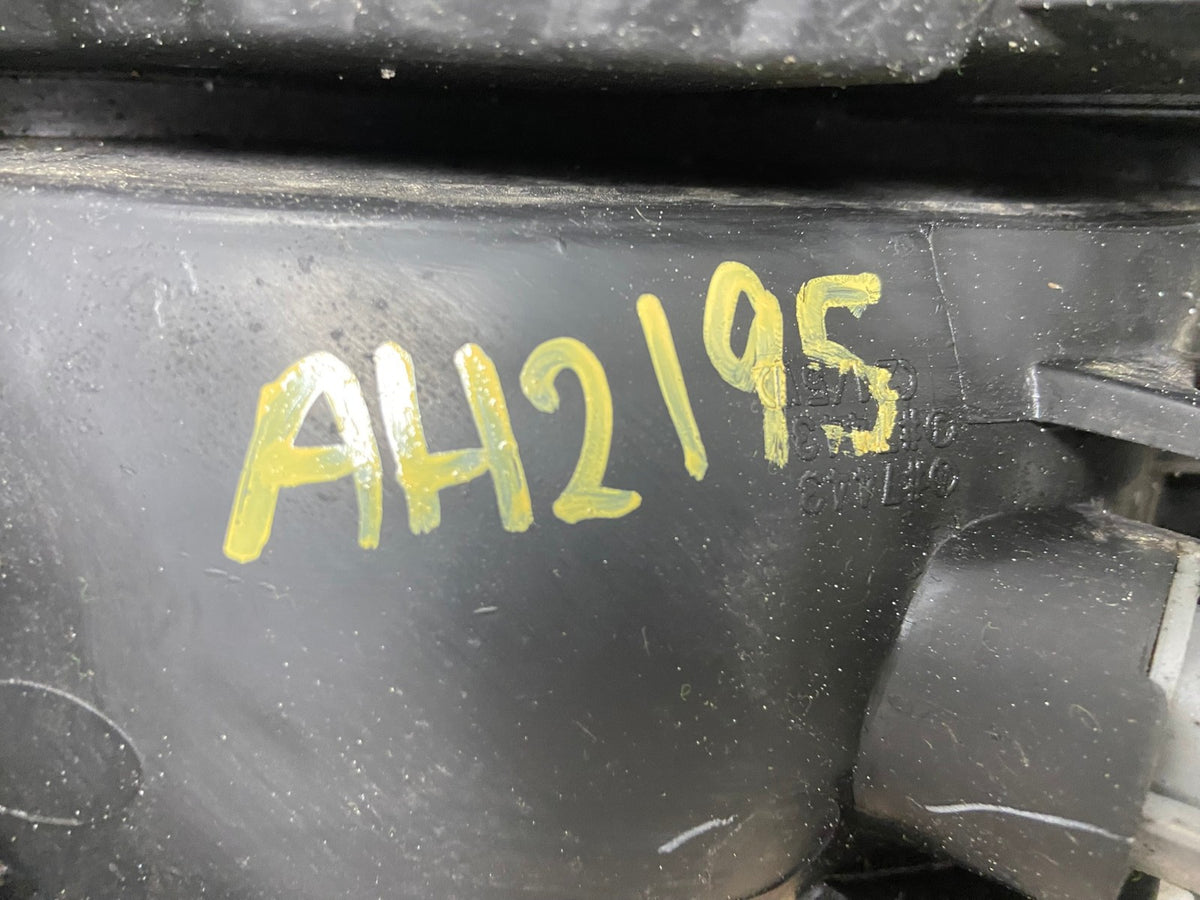 2002 2003 2004 Honda Odyssey Right Passenger Side Tail Light AH2195 LK6