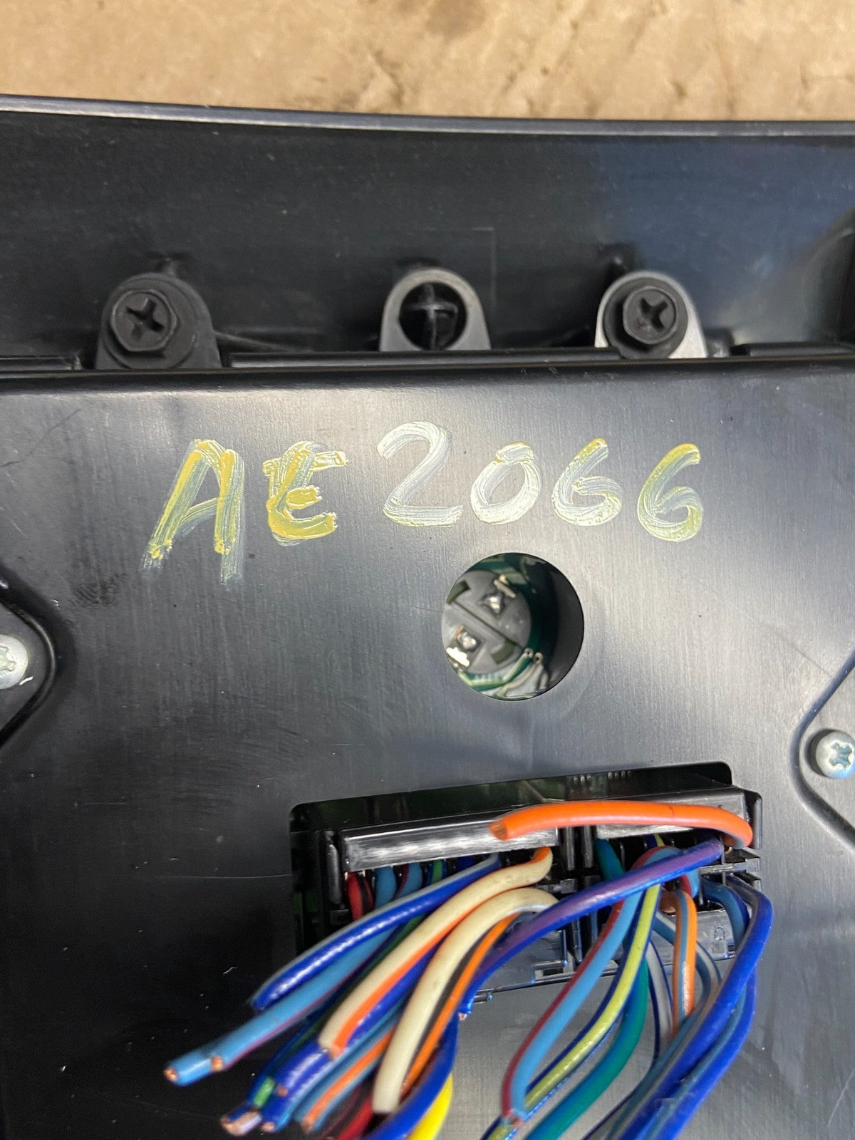2005-2009 Dodge Durango Heat AC Climate Temp Control Radio Bezel AE2066 DG6