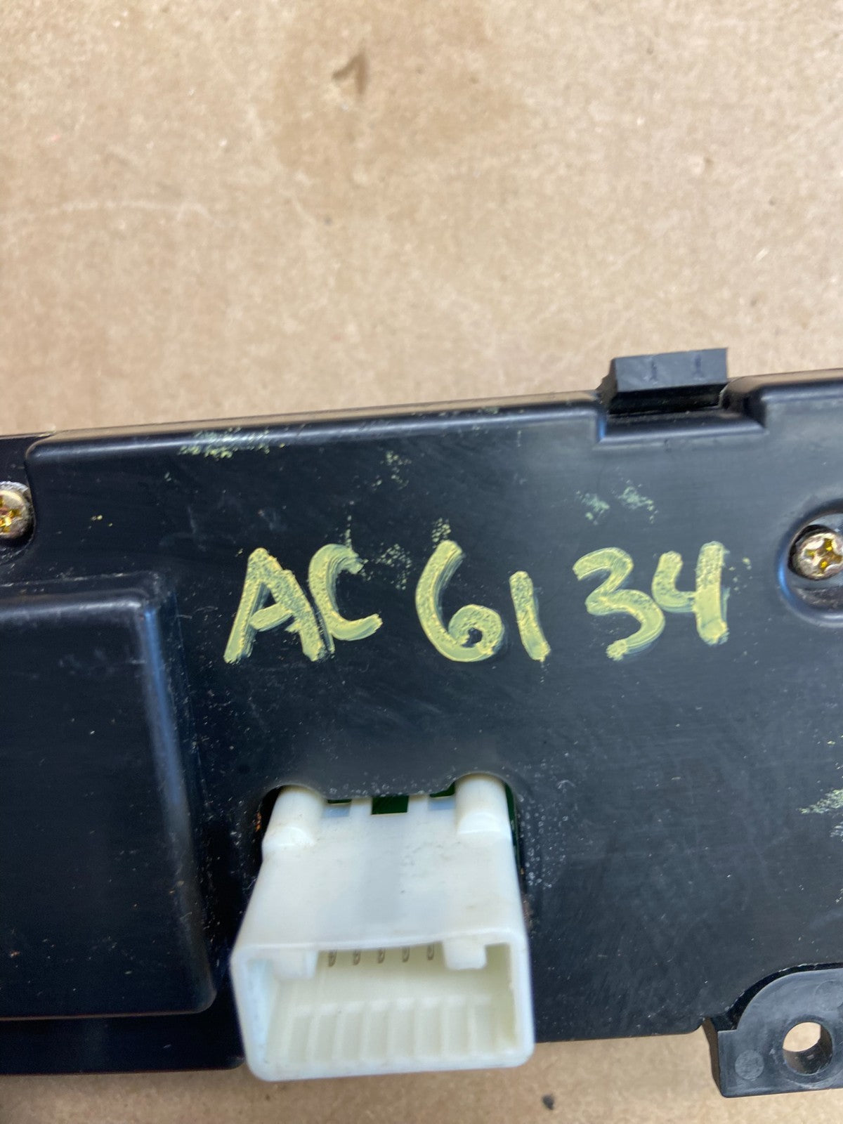 2004 2005 2006 Nissan Maxima Radio AM/FM Control Panel Switches OEM AC6134 DG4