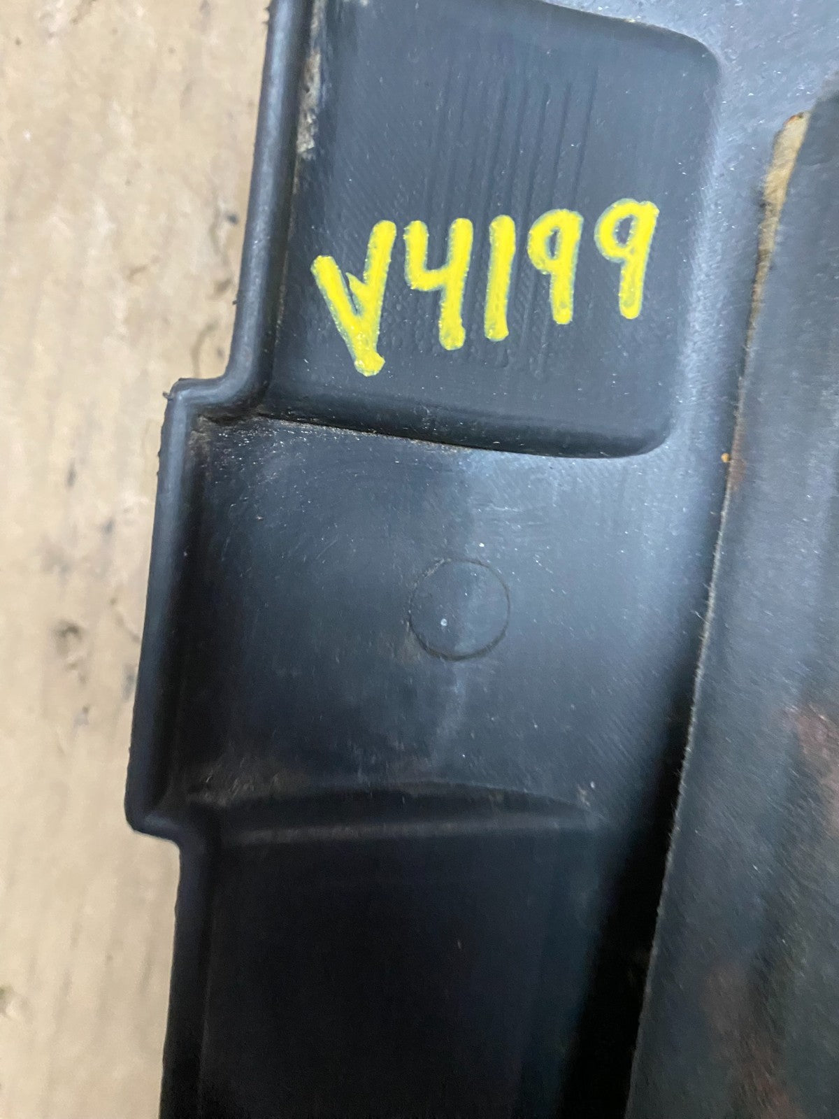 2001 to 2005 Hyundai XG350 V6 Engine Motor Cover V4199 DG9