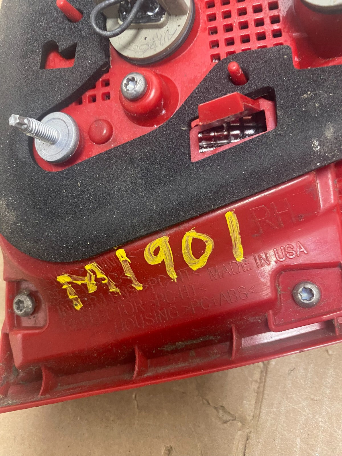 2013-2016 Chevrolet Malibu Right Passenger Rh Inner Tail Light Oem M1901 DW5