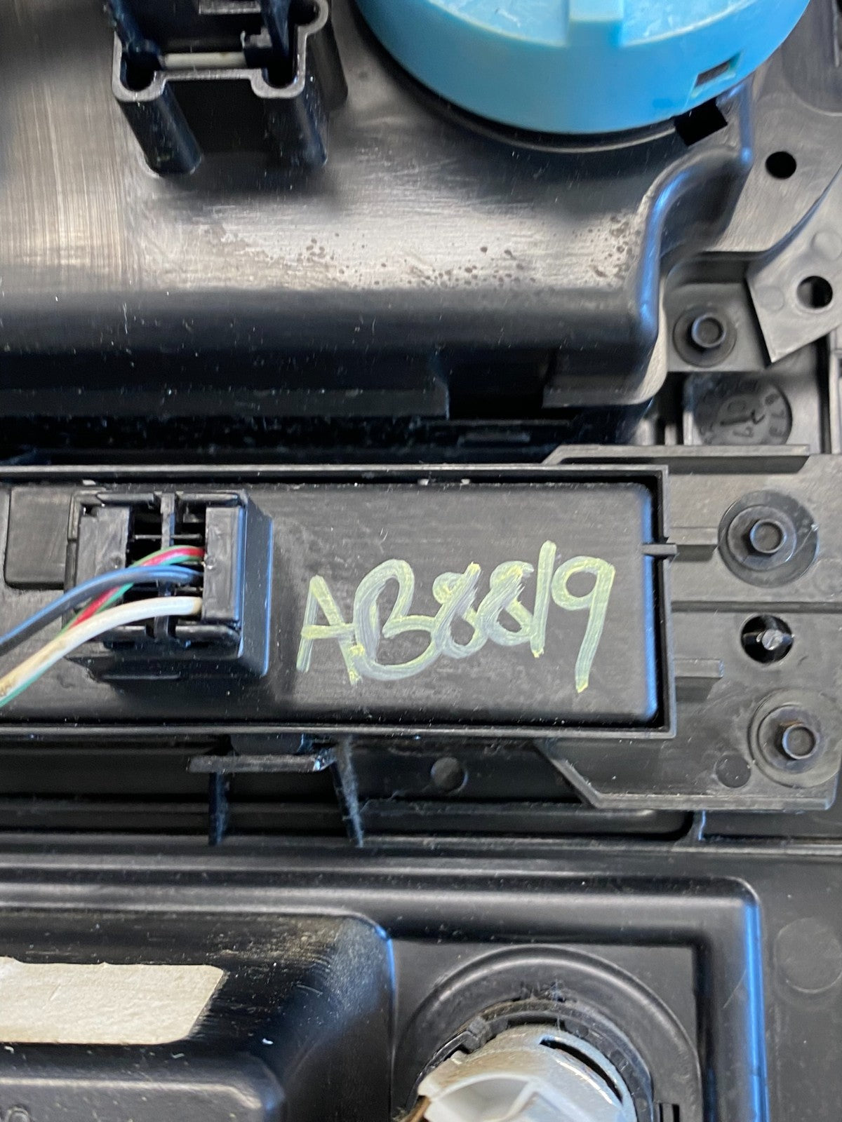 2008 2009 2010 Jeep Commander Grand Cherokee A/C Climate Control Bezel AB8819 DG6