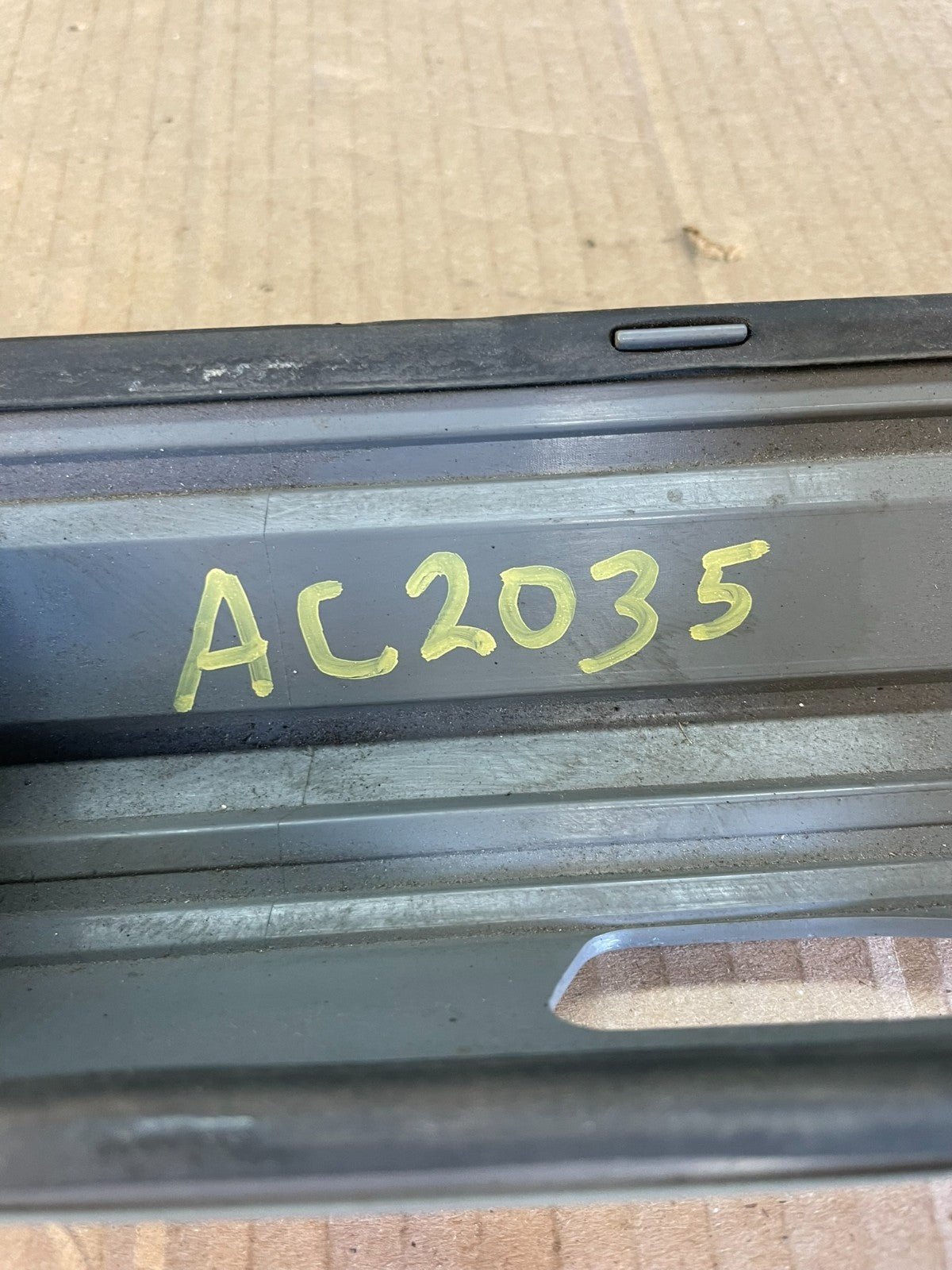 2013 to 2016 Honda Odyssey Rear Tail Gate Reflector AC20356
