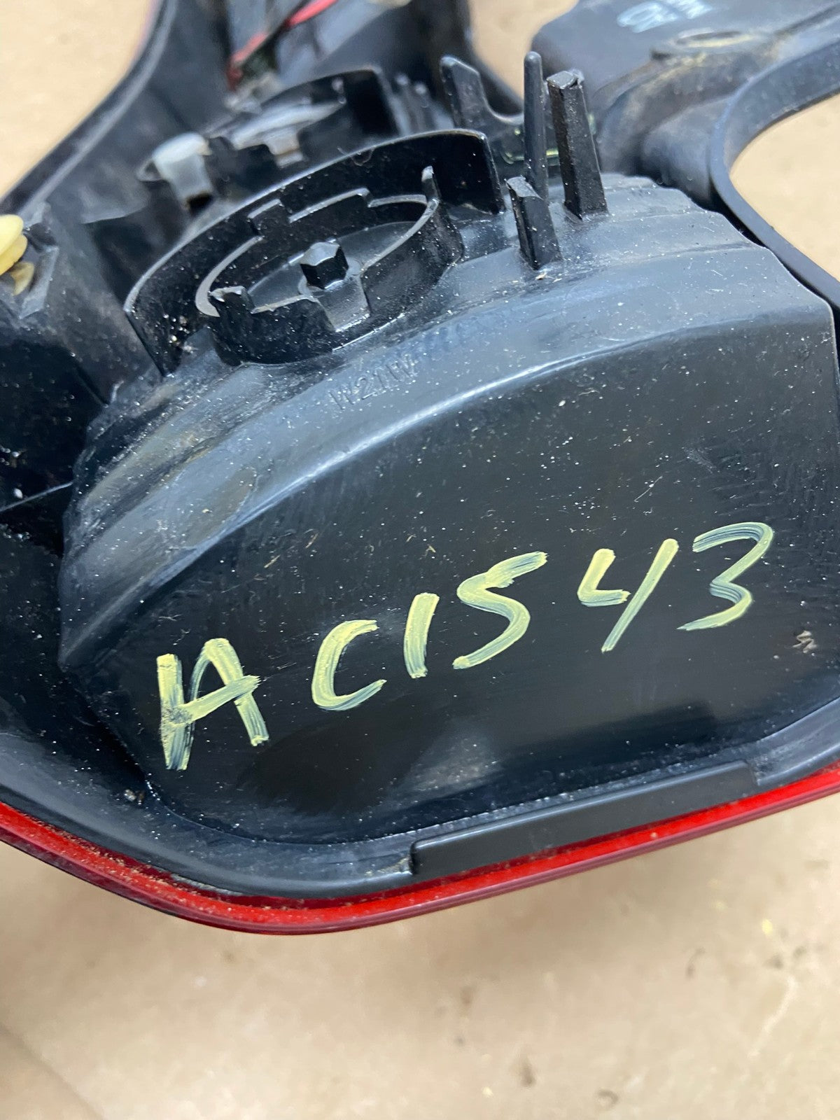 2002 - 2004 Honda Crv Cr-v Right Passenger Rh Side Tail Light OEM AC1543 LK9