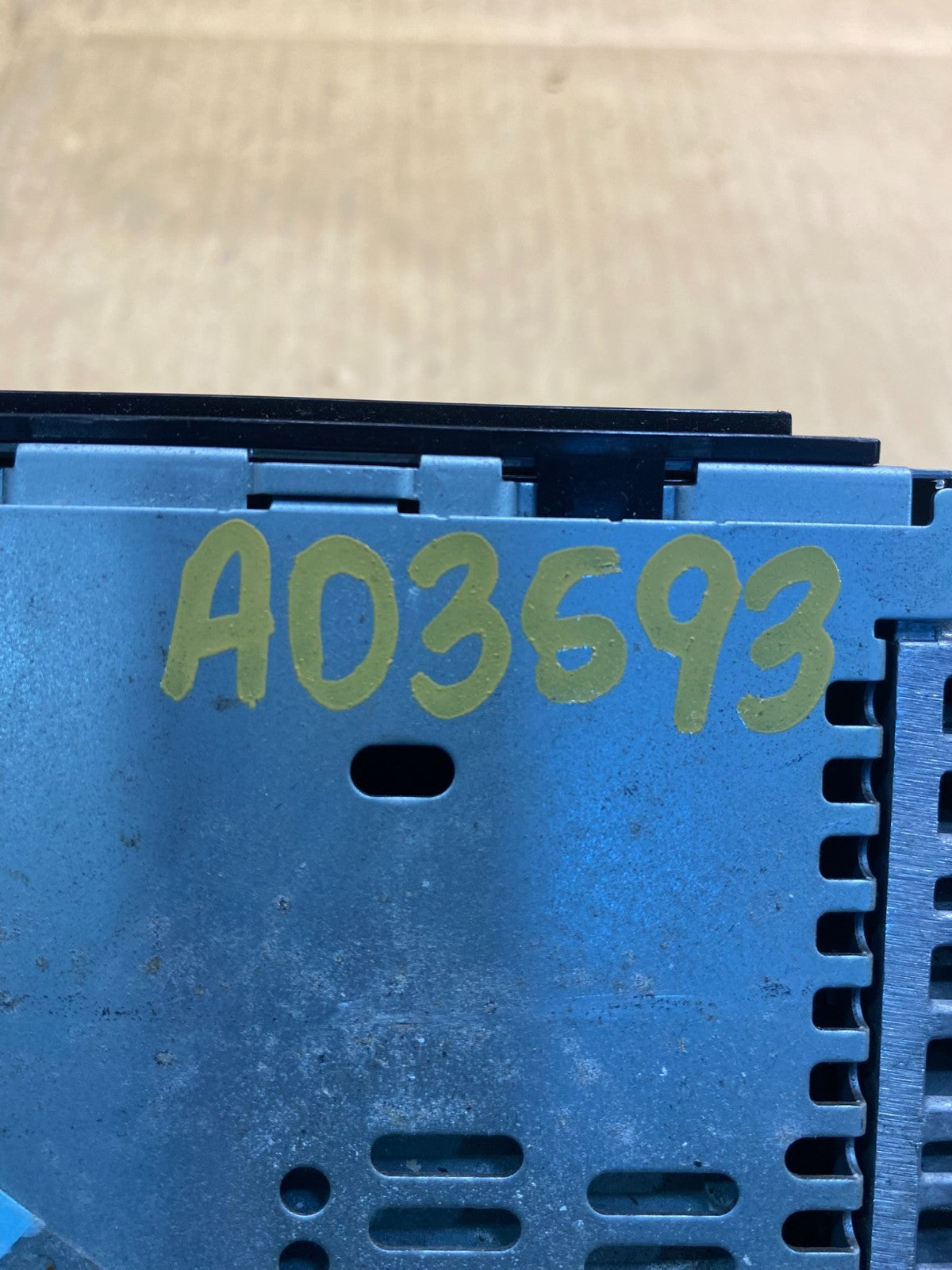 2011 to 2013 Ford Explorer Audio Equipment Radio Receiver AM FM CD ad3593 DG7