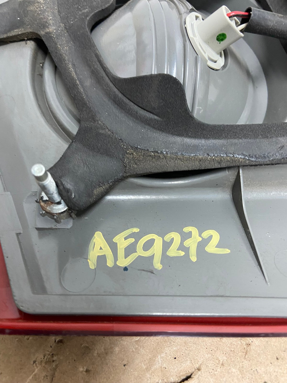 2006 to 2010 Toyota Sienna Right Passenger Rh Inner Tail Light AE9272 LK6