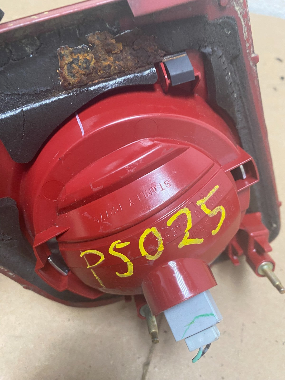 2004 2005 2006 Mazda 3 Sedan Left Driver LH Side Tail Light inner P5025 DW9