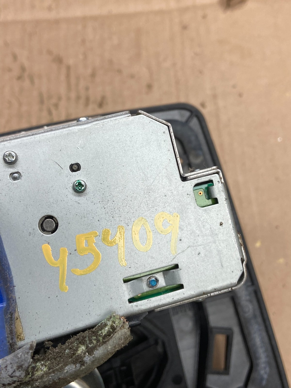 2003 to 2009 Volvo XC90 Navigation System 306562451 Y54096