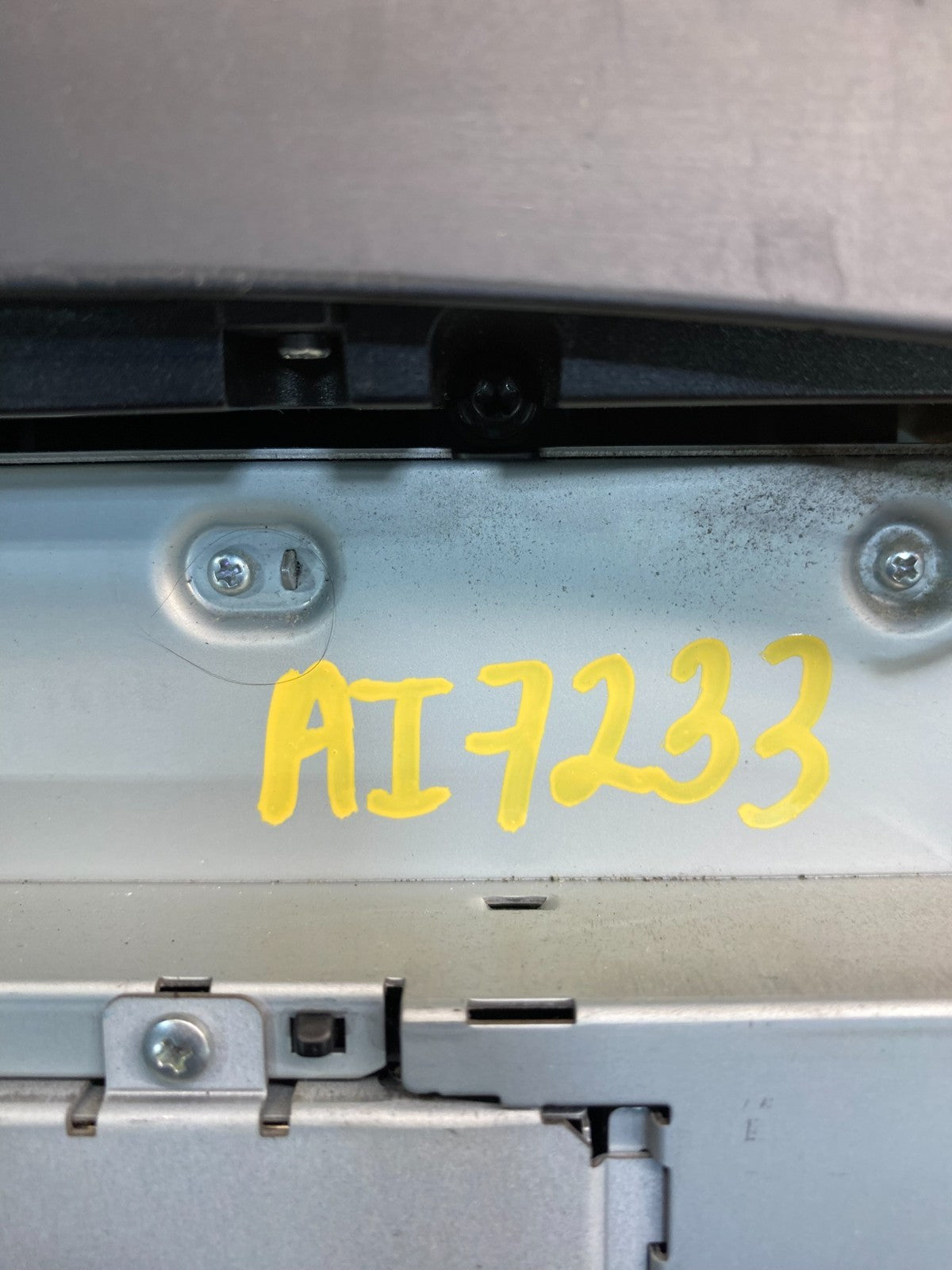 2010-2011 Mercedes W212 E350 E550 Stereo CD Changer Radio a2129006513 AI7233 DG7