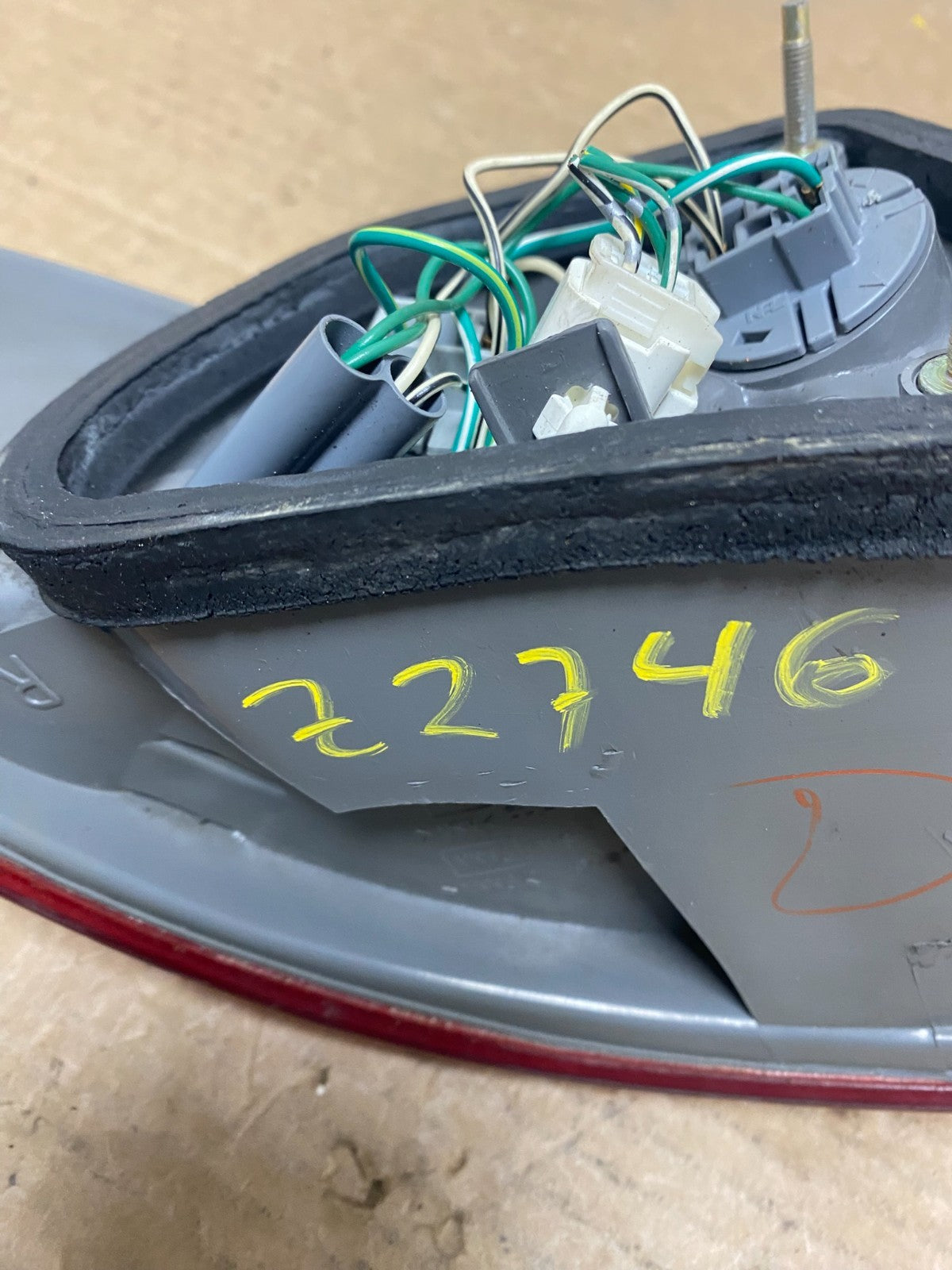 1998 1999 2000 Toyota Corolla Right Passenger Side Tail light OEM Z2746 DW6