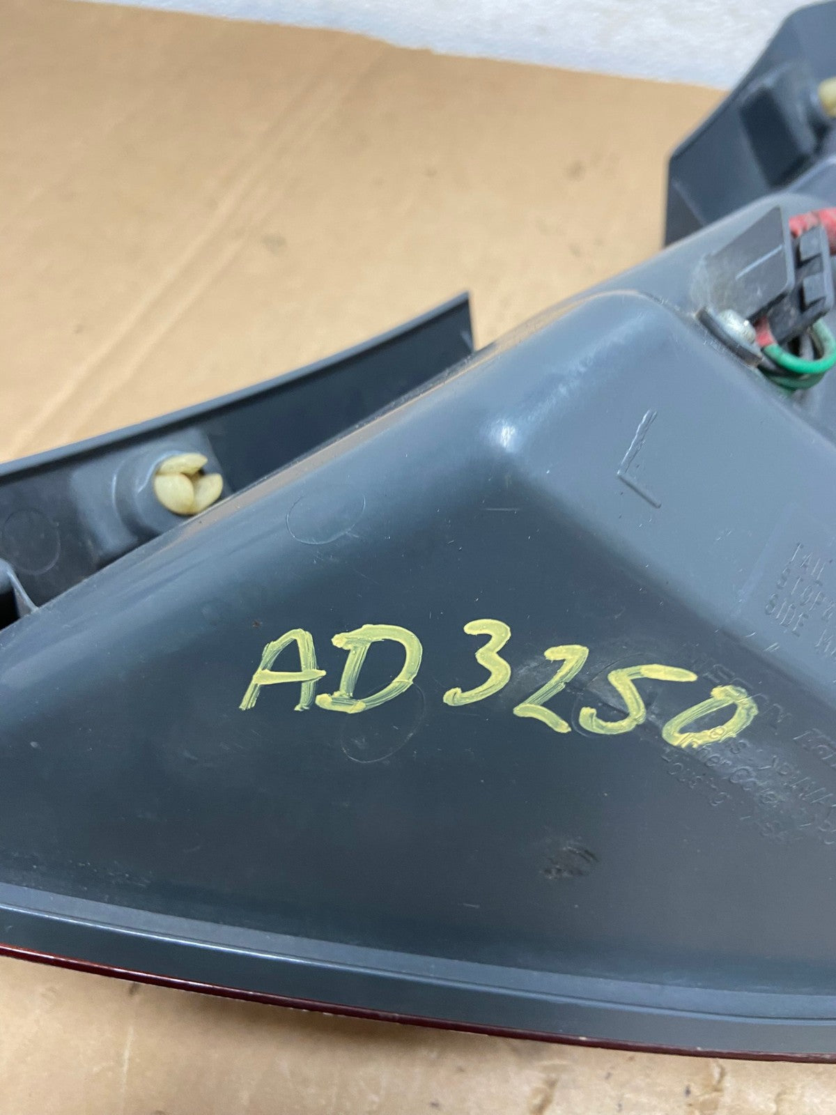 2006 2007 Nissan Murano Left Driver LH Side Tail Light AD3250 LK6