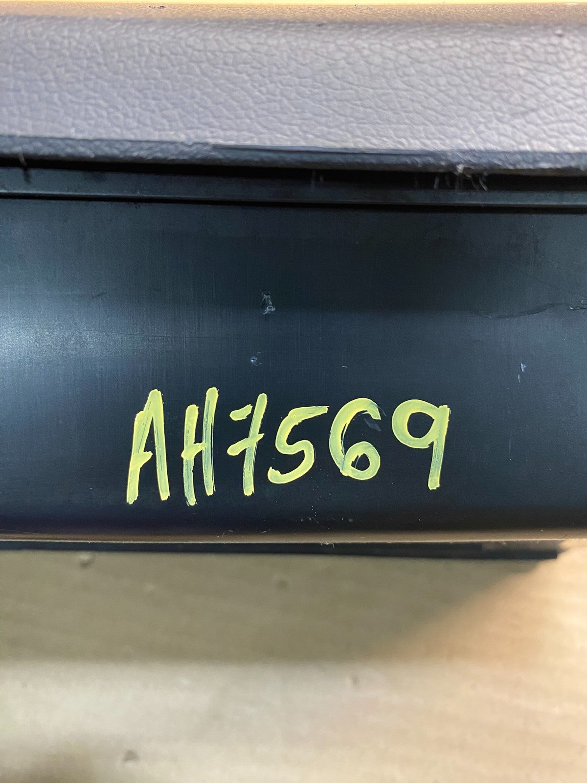 2011 to 2016 Hyundai Elantra Right Passenger Side Glove Box AH7569 DG7