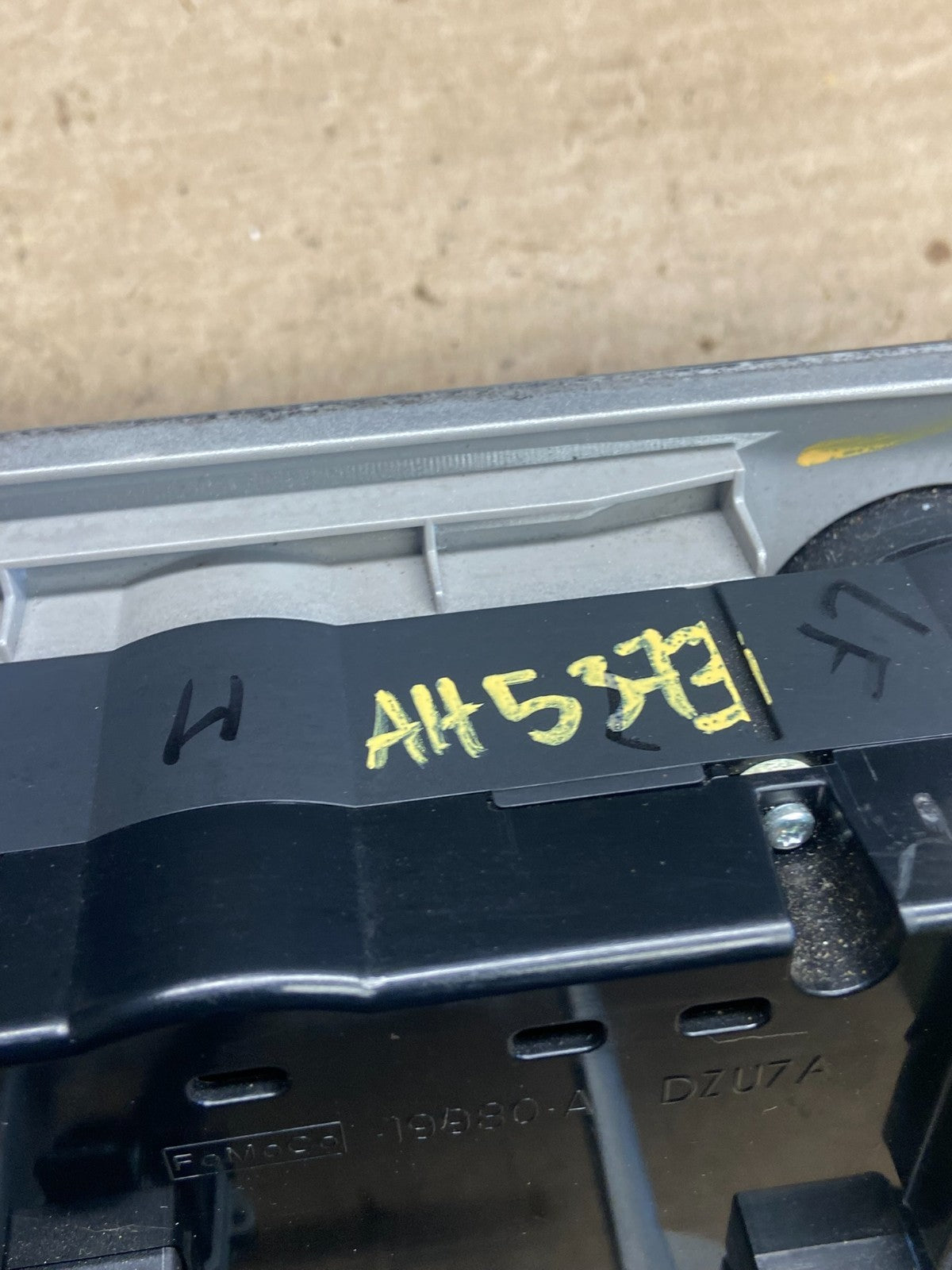 2009 to 2012 Ford Escape Mariner Heater Climate Radio Control Bezel Oe ah5373 DG8