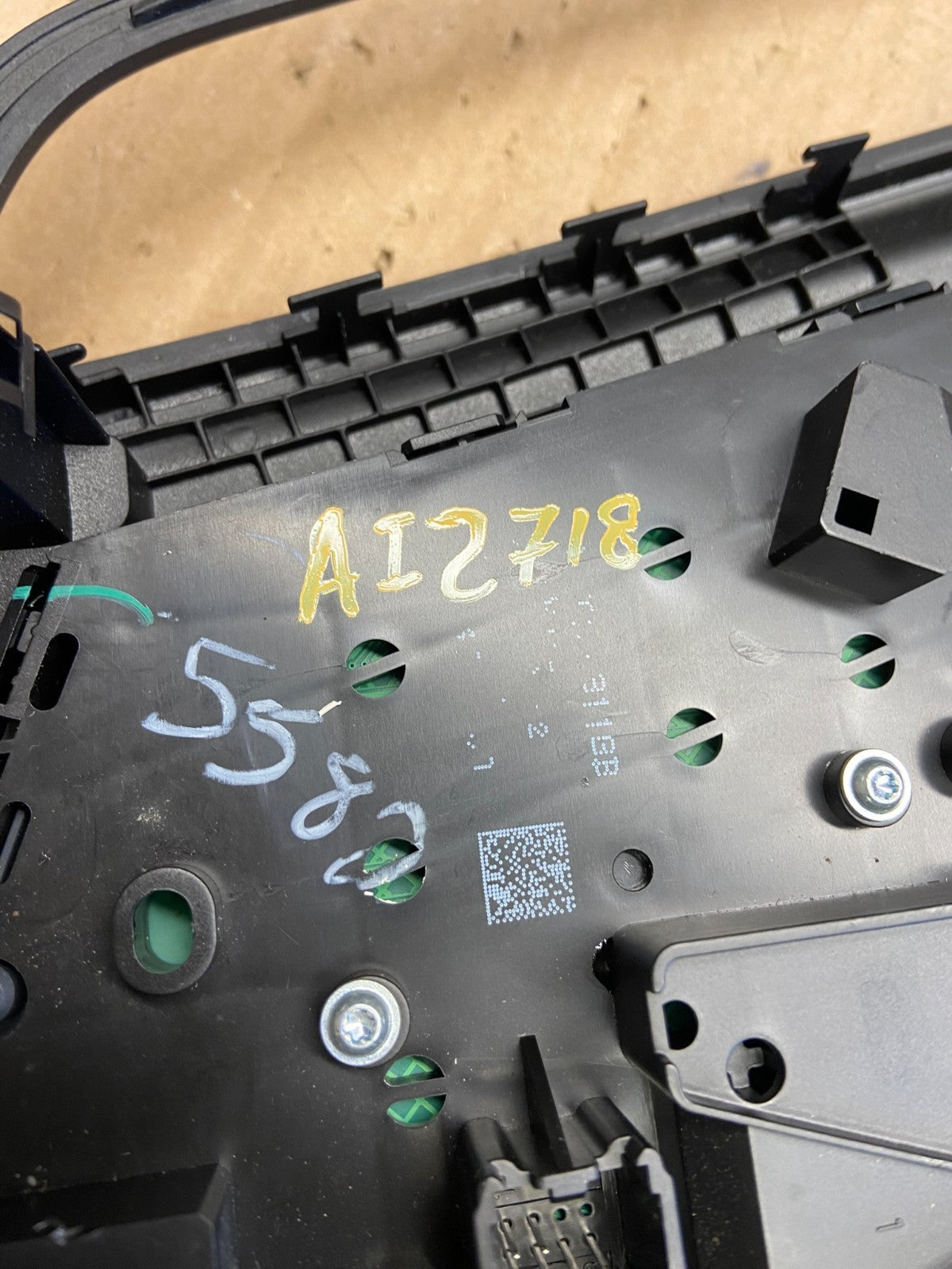 2013 to 2016 Ford Escape Dash Radio Control Panel Air Vent Bezel ai2718 DG5