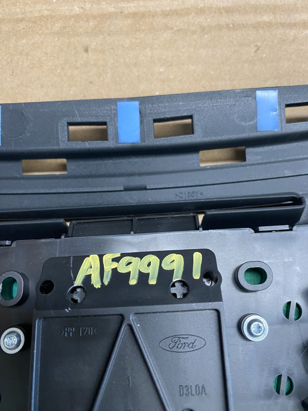 2013 to 2016 Ford Escape Dash Radio Control Panel Air Vent Bezel AF9991 DG7