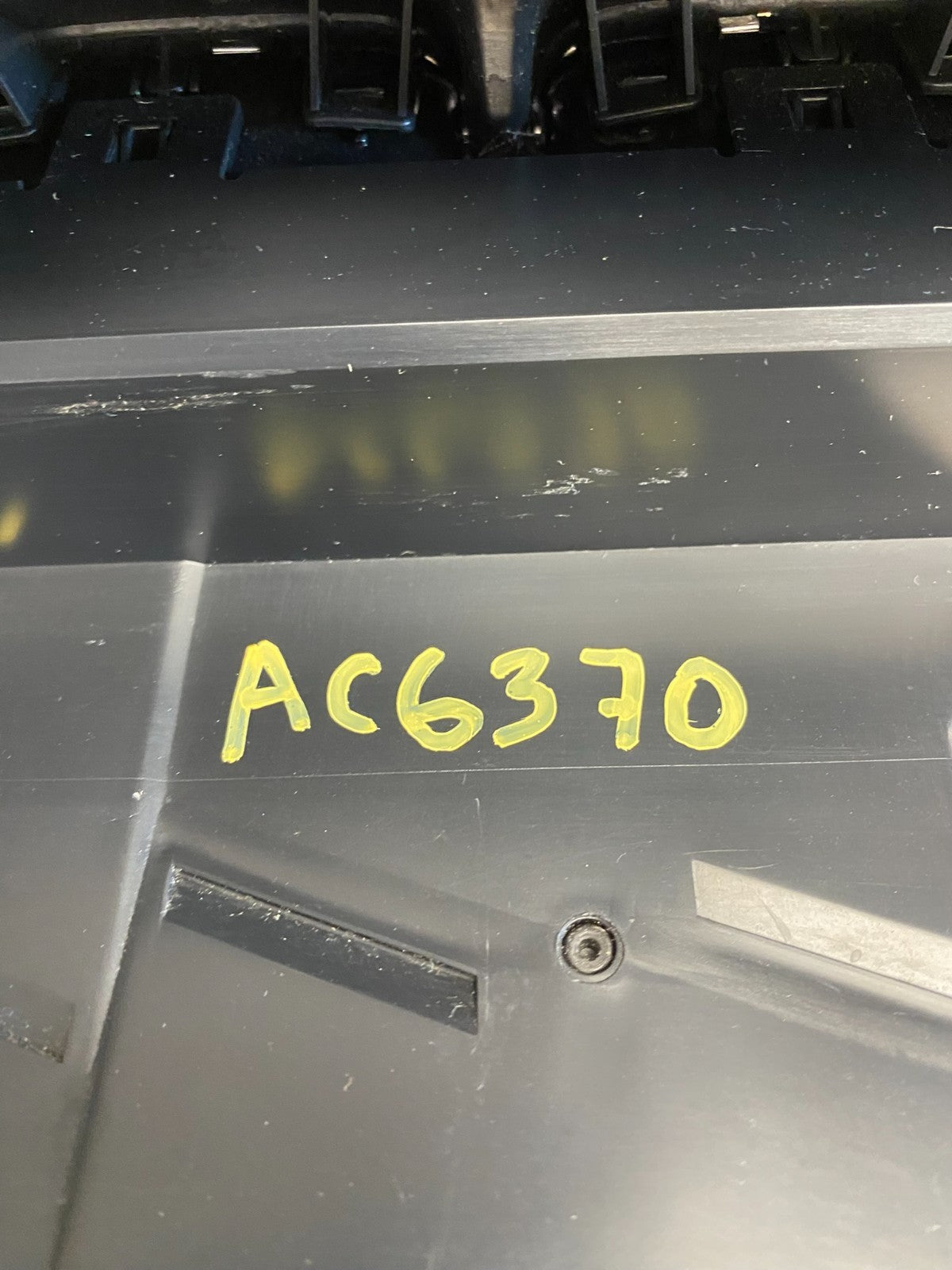 2007 - 2012 GMC Acadia A/C Heater Climate Control Radio Panel Bezel OE AC6370 DG7