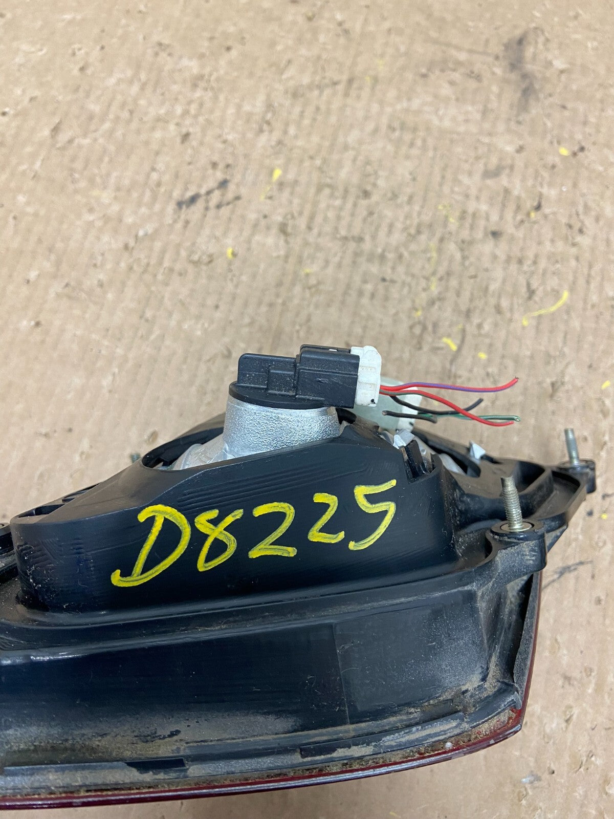 2002-2004 Infiniti i35 Inner Light Left Driver Side Tail Light OEM D8225 DG18