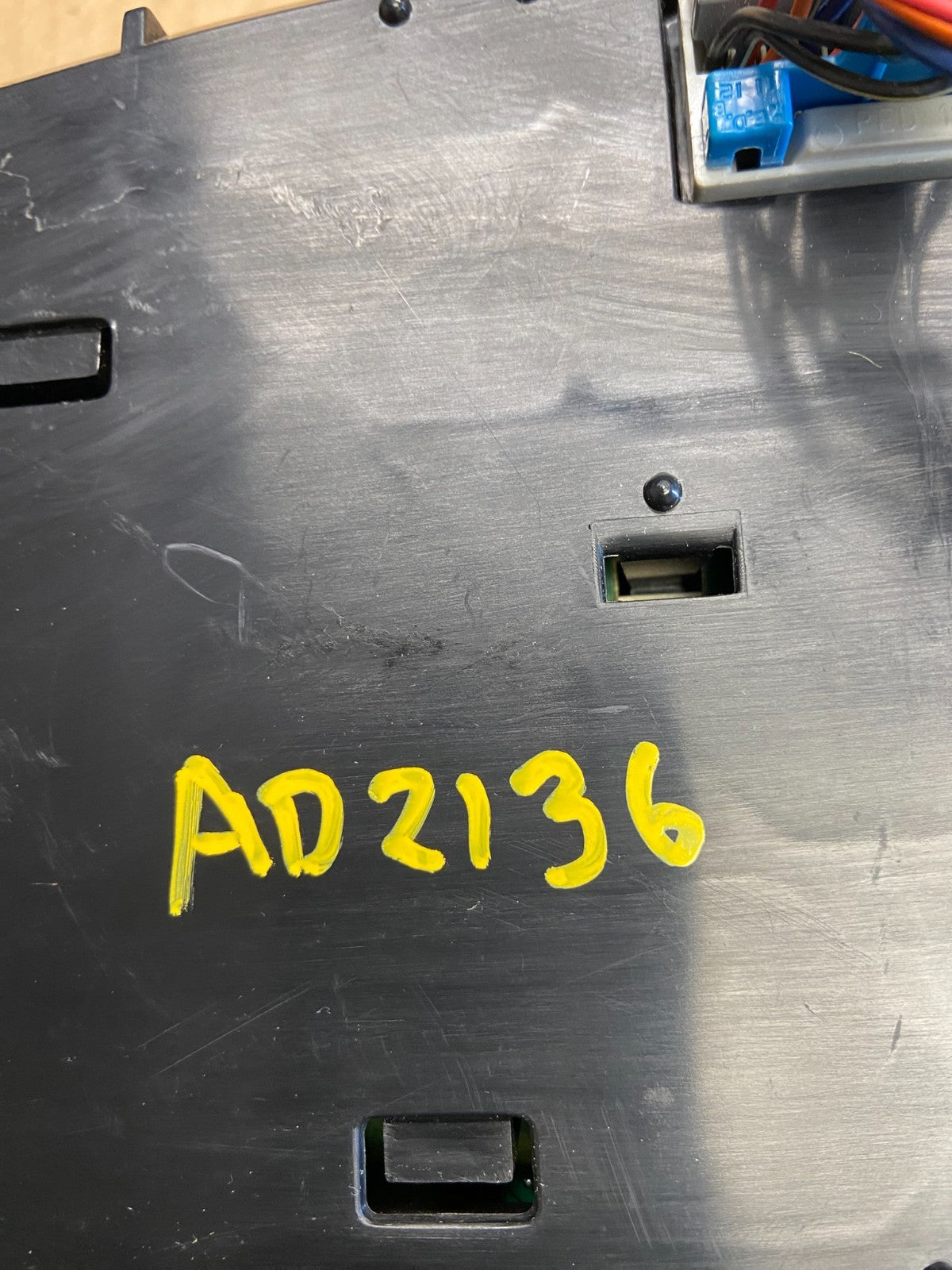 2003 to 2006 Chevrolet Silverado Yukon Cluster Gauge Speedometer AD2136 DG7