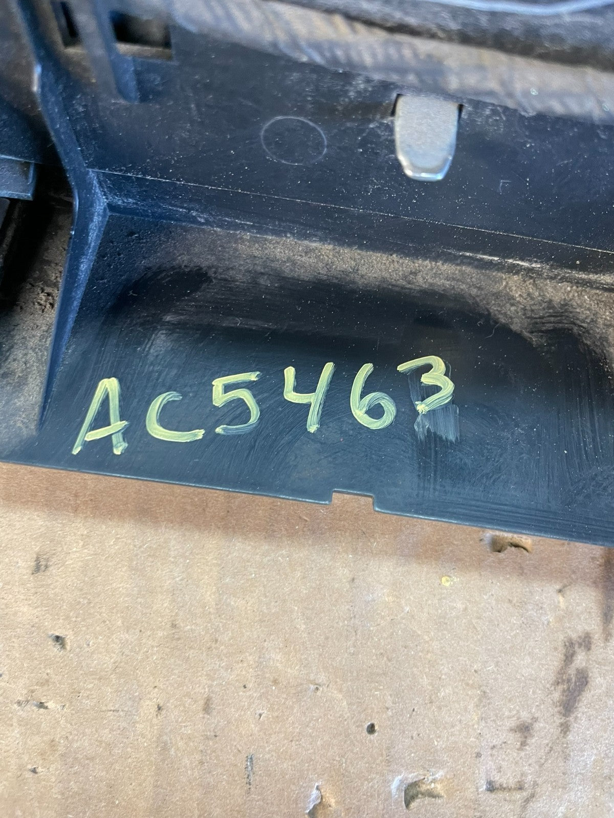 2011-2013 Jeep Grand Cherokee Liftgate Garnish Molding Trim W/O Camera ac5463 DG7