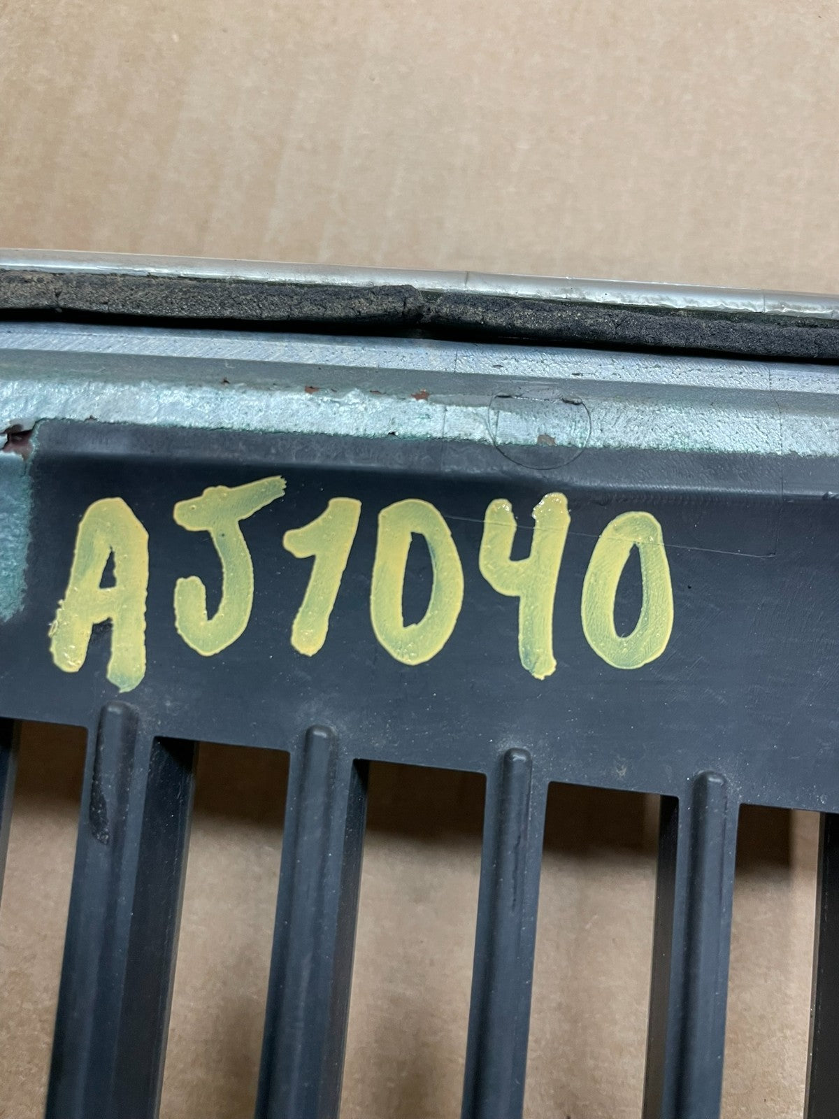 2004 to 2005 Mercury Sable Front Upper Grill Grille aj1040 DG5