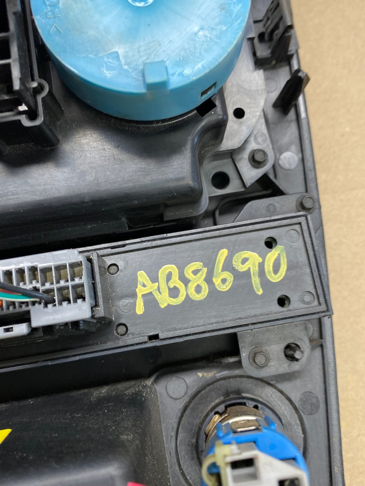 2005 2006 2007 Jeep Commander Grand Cherokee A/C Climate Control Bezel AB8690 DG7