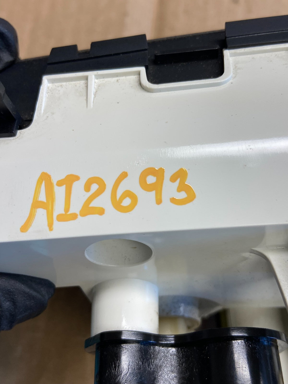 2004 - 2005 Toyota RAV4 A/C Heater Climate Control Unit Switch ai2693 DG6