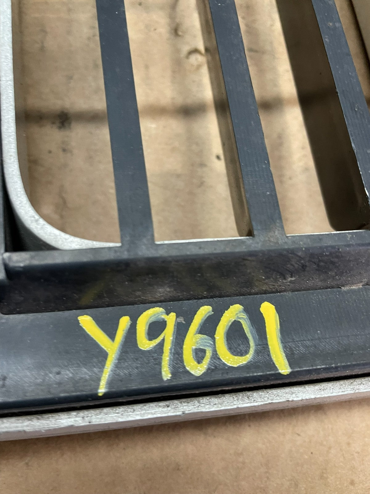 2008 2009 2010 2011 2012 Jeep Liberty Front Upper Grill Grille OEM Y9601 DG11