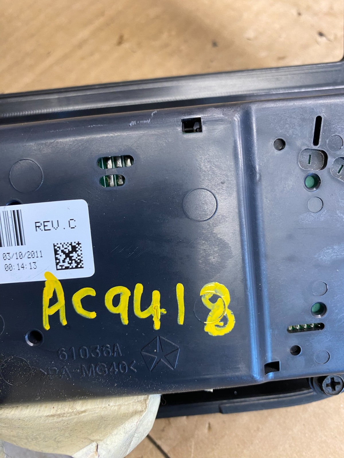 2011 to 2017 Jeep Compass Dash Climate Temperature Control Radio Bezel AC9418 DG5