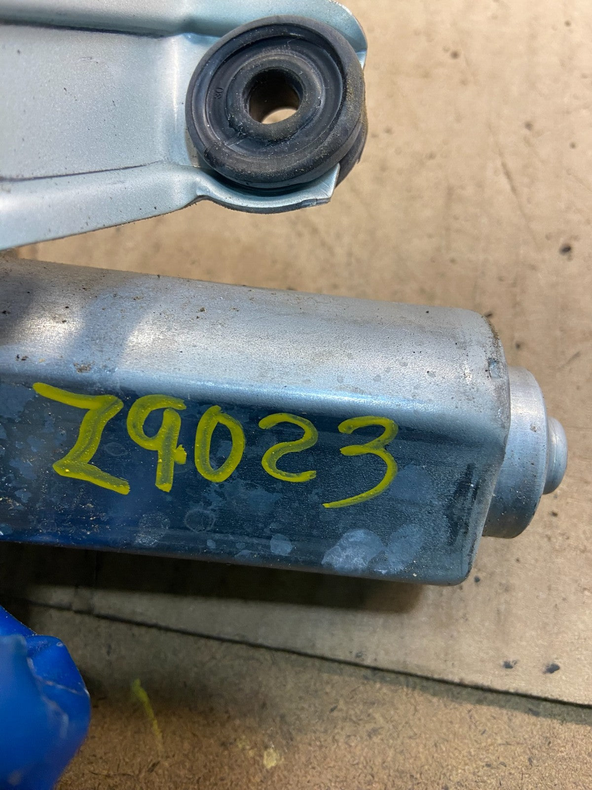 2011 - 2013 Kia Sorento Rear Glass Windshield Wiper Motor Z9023 DG7