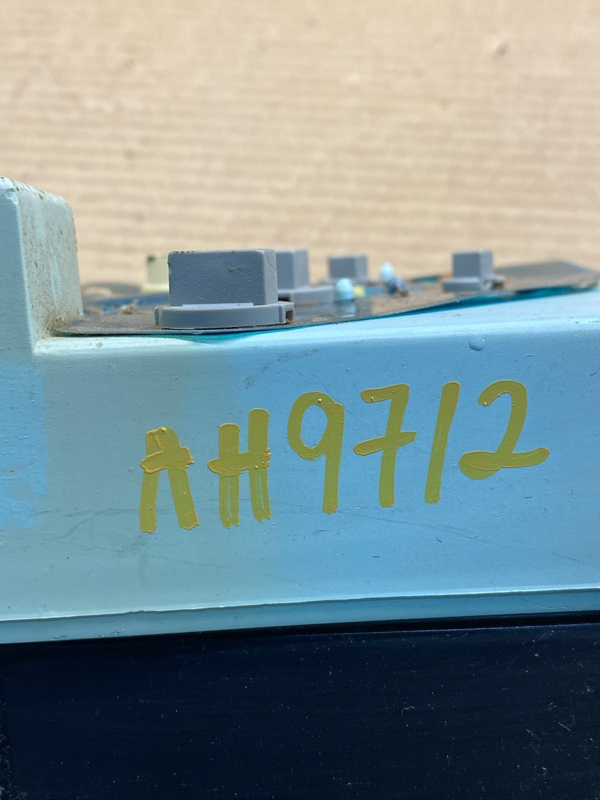1995 to 1999 Chevrolet Silverado Suburban Cluster Gauge Speedometer AH9712 DG7