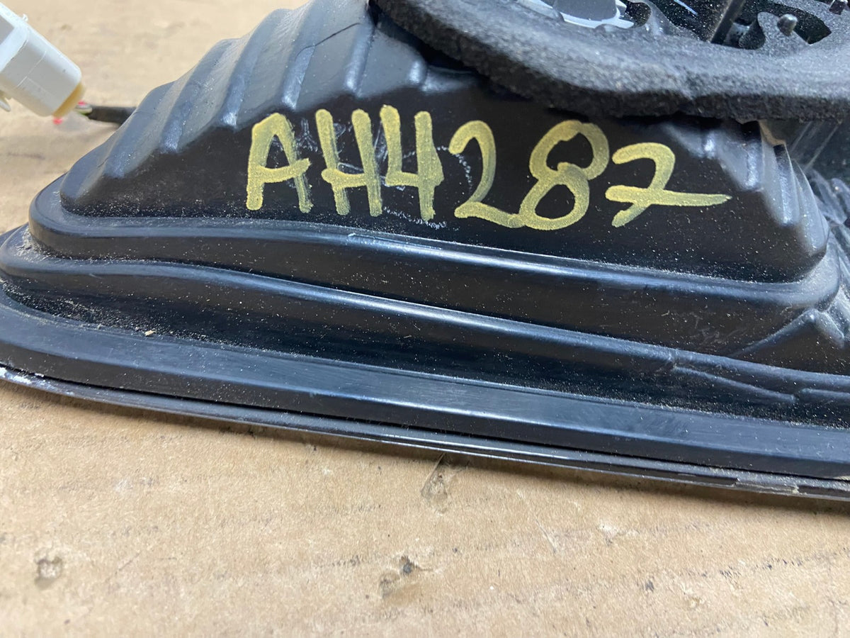 2002 2003 2004 Lexus ES300 ES330 Left Driver Lh Inner Tail Light AH4287 LK6