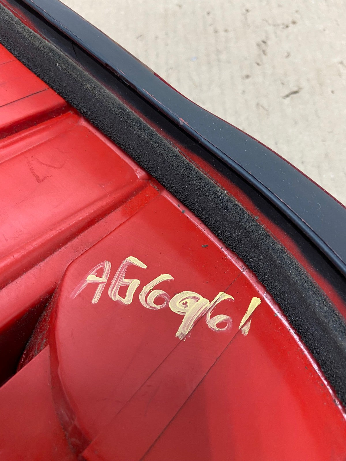2001 2002 2003 Toyota Rav4 Left Driver LH Side Tail Light AG6961 LK7