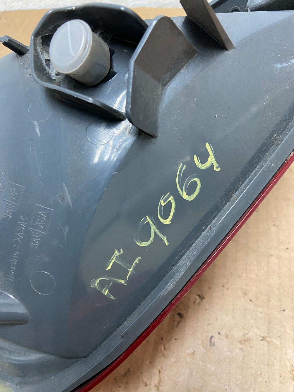 2003 2004 2005 Nissan Murano Right Passenger Rh Side Tail Light AI9064 LK7