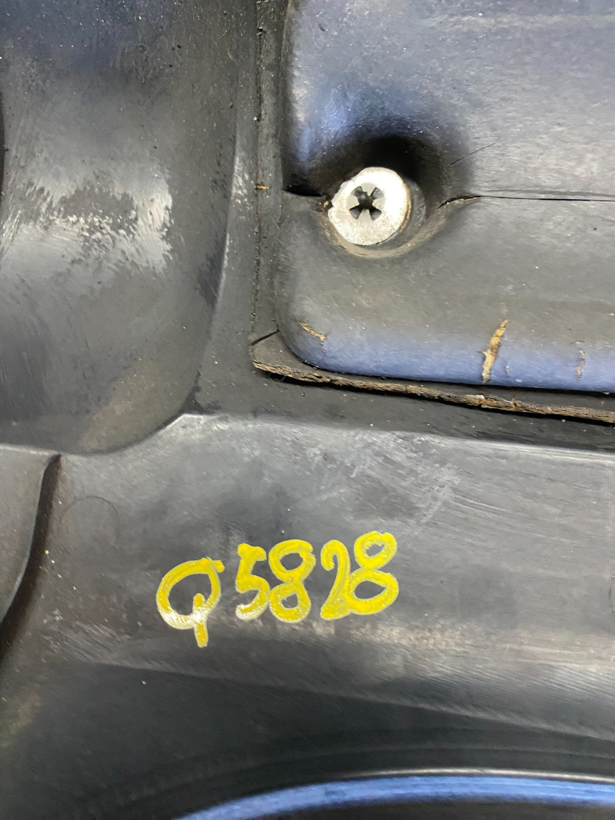 2006 to 2008 Kia Sedona V6 3.8L Engine Motor Cover Oem q5828 DG9