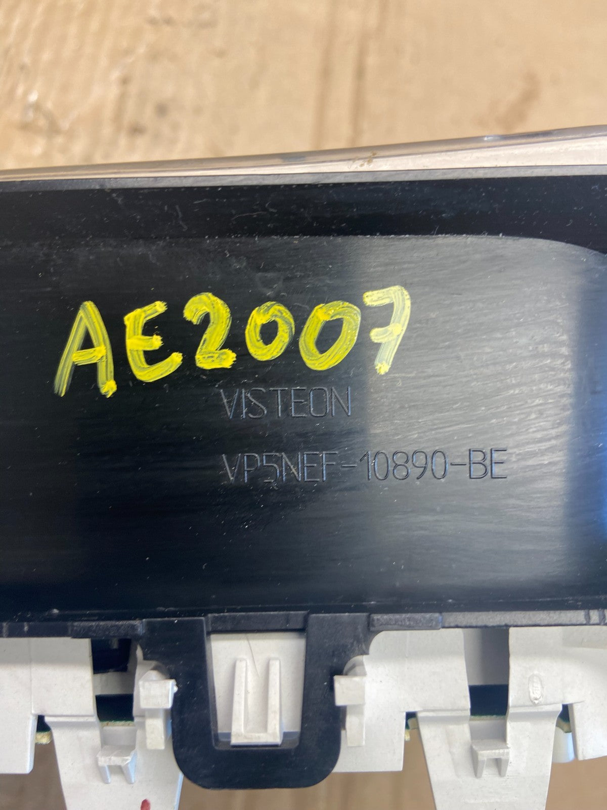 2006-2007 Nissan Pathfinder Xterra Cluster Speedometer Instrument AE2007 DG7