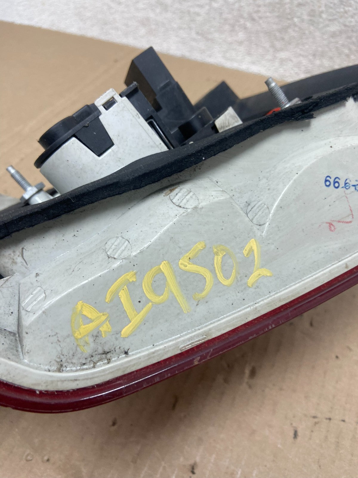 2009 2010 BMW 328i 3 Series Right Passenger RH Side Tail Light AI9502 LK6