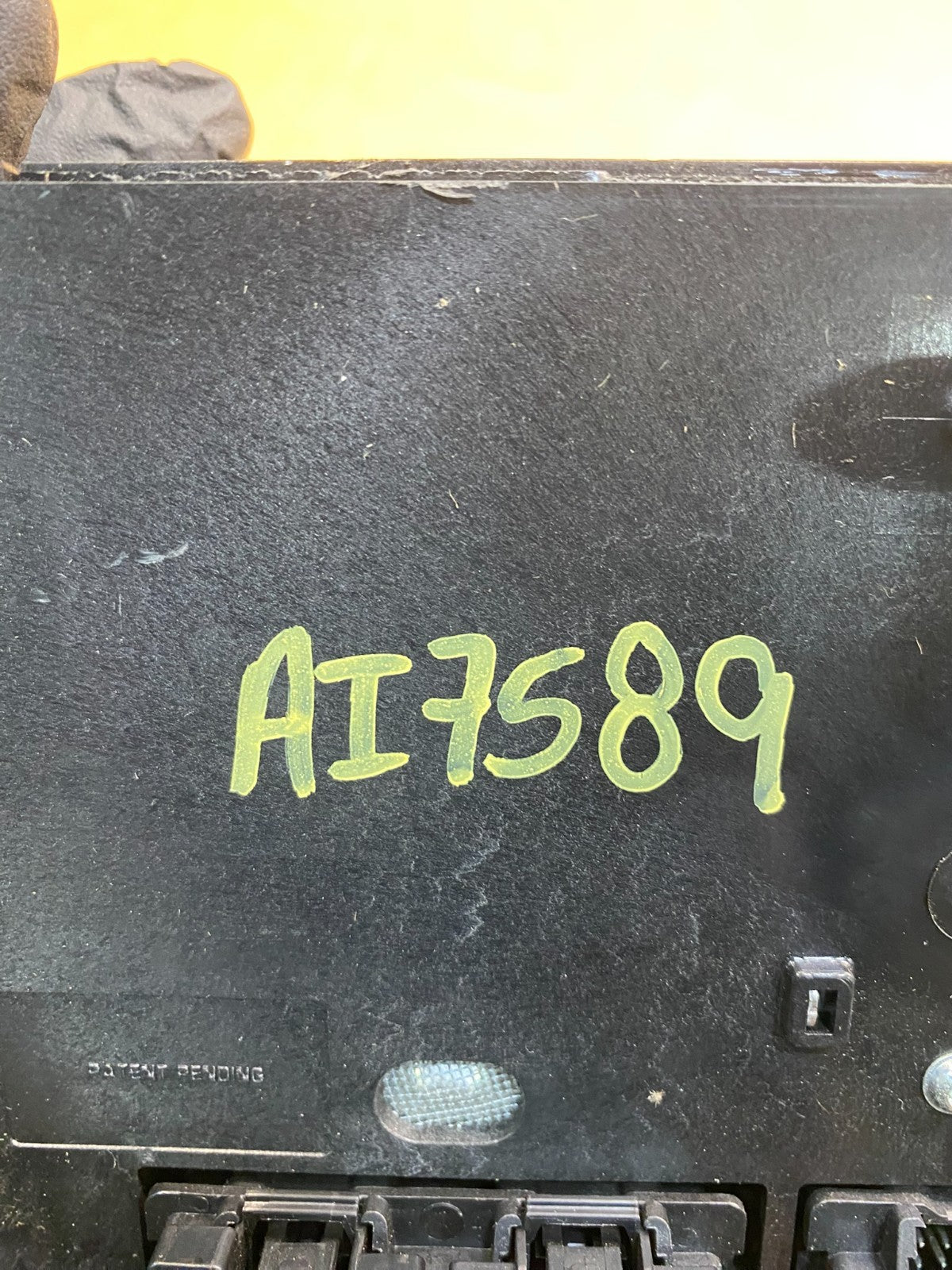 2013 2014 GMC Acadia Radio Display Screen AM/FM AUX AI7589 DW7