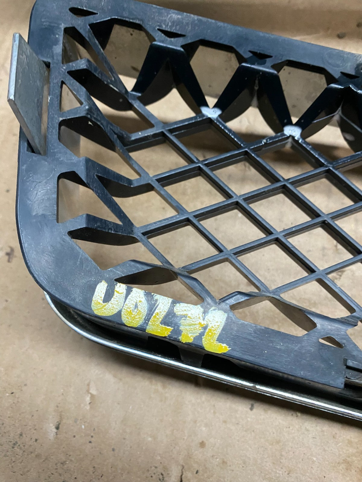 2007 to 2014 Chevrolet Tahoe Suburban Lower Upper Grill Grille Set Oem U0272 DG9