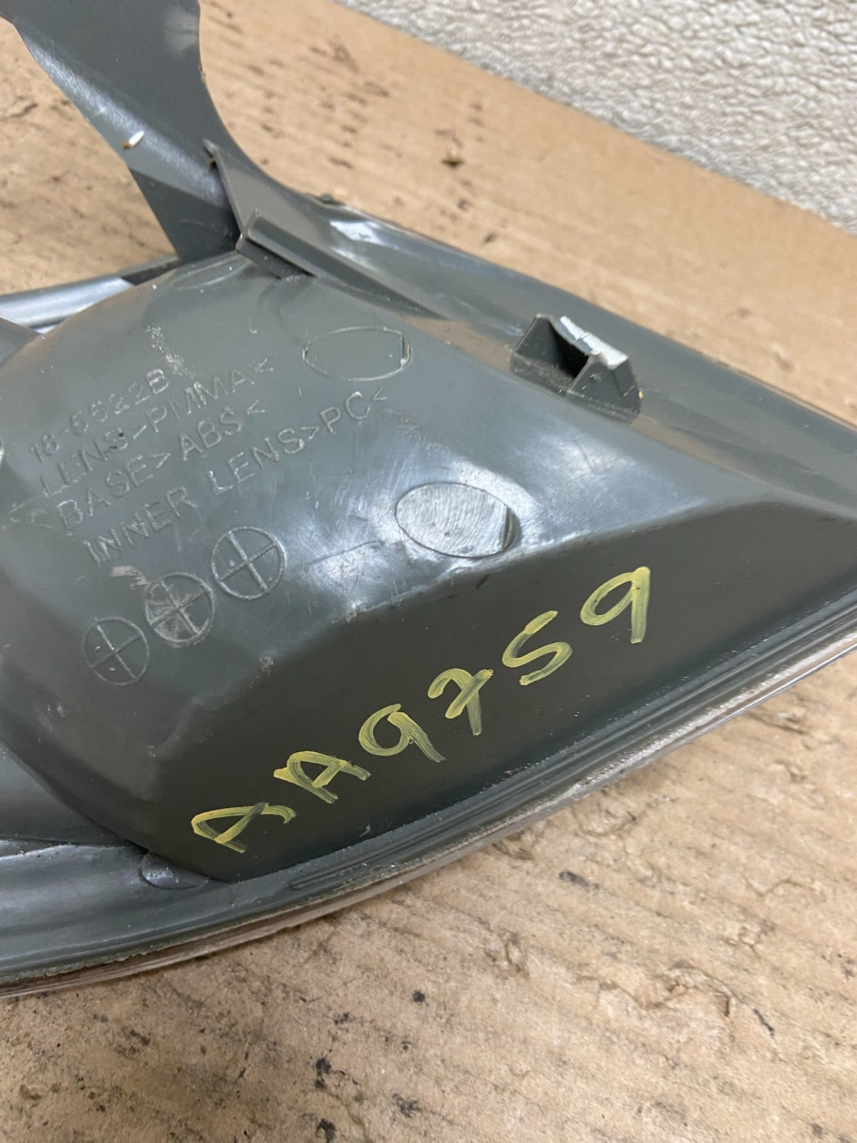 2000 - 2001 Toyota Camry Front Left Driver Lh Turn Signal AA9759 DW7