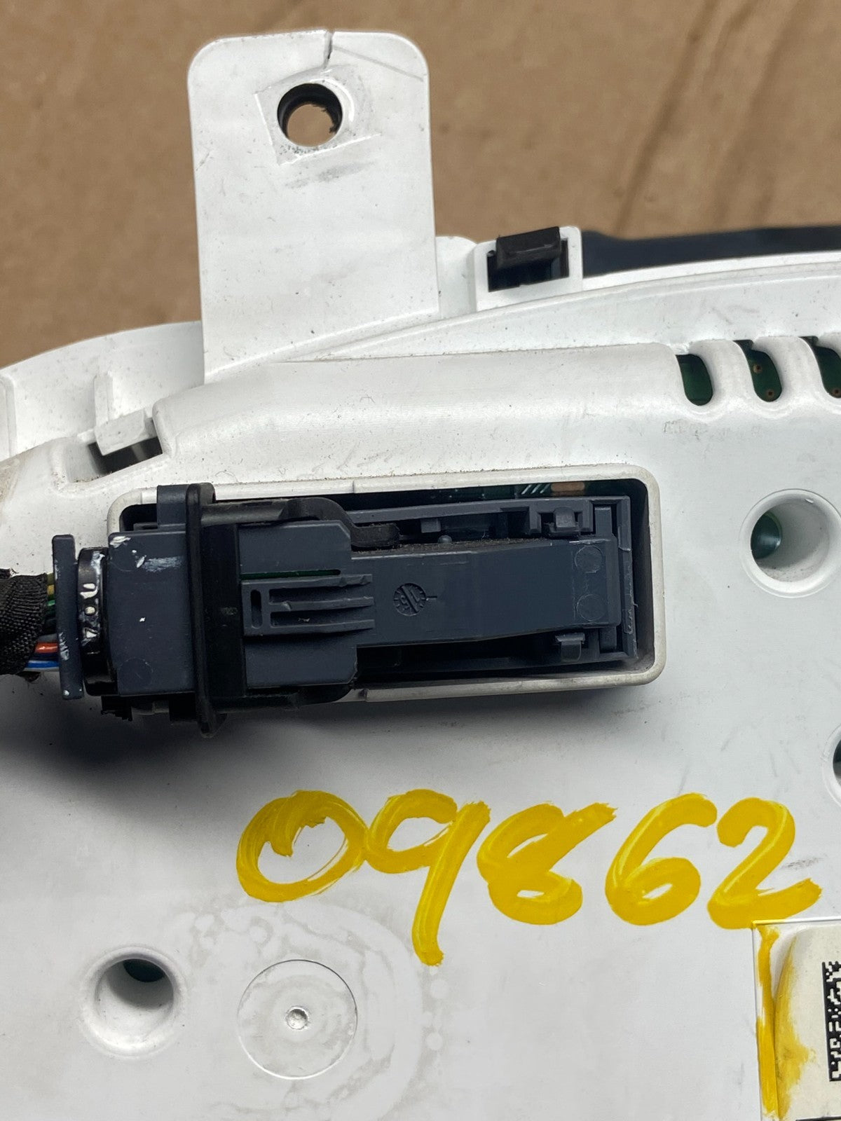 2016 Chevrolet Impala Speedometer Cluster Gauge O9862 DG6