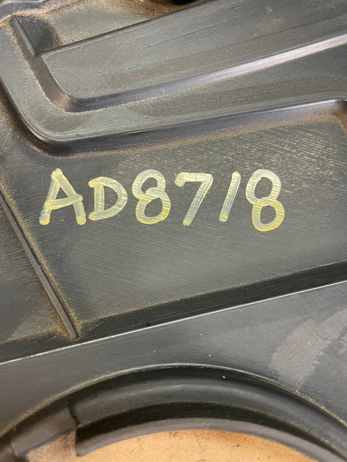 2003 to 2006 Kia Sorento 3.5L V6 Engine Motor Top Lid Cap Cover AD8718 DW4