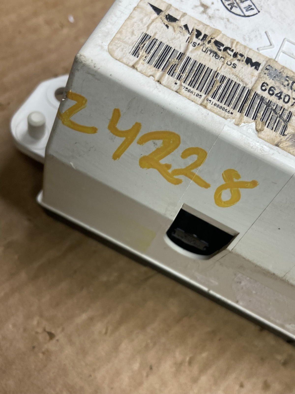 2007 to 2011 Mitsubishi Endeavor Dash Information Display Screen Clock Z4228 DG6