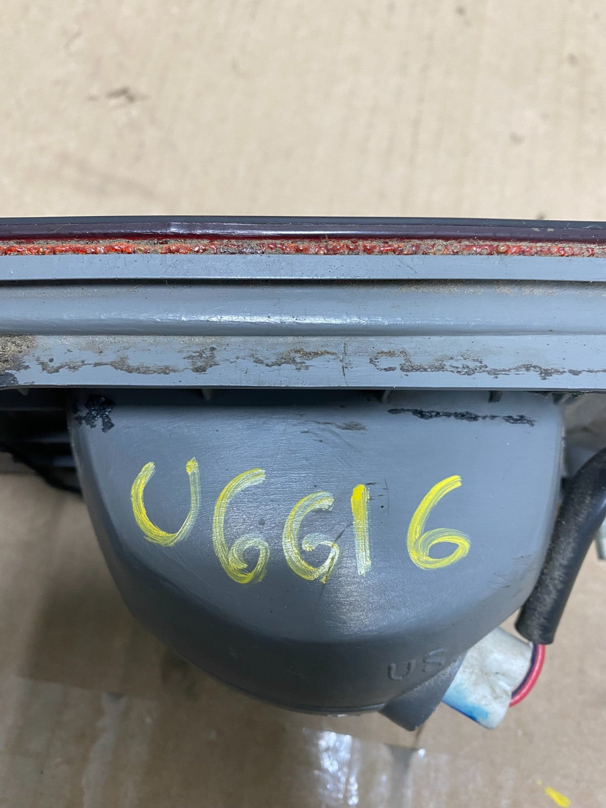1997 1998 1999 Toyota Camry Tail Light Inner Left Driver LH Inner Oem U6616 DW6