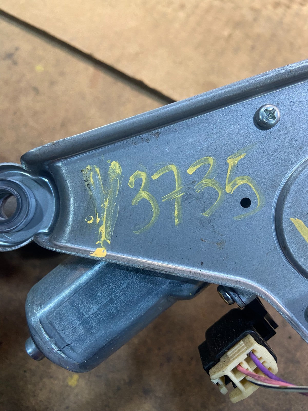 2008 to 2015 Scion xB Rear Wiper Motor OEM Y3735 DG7