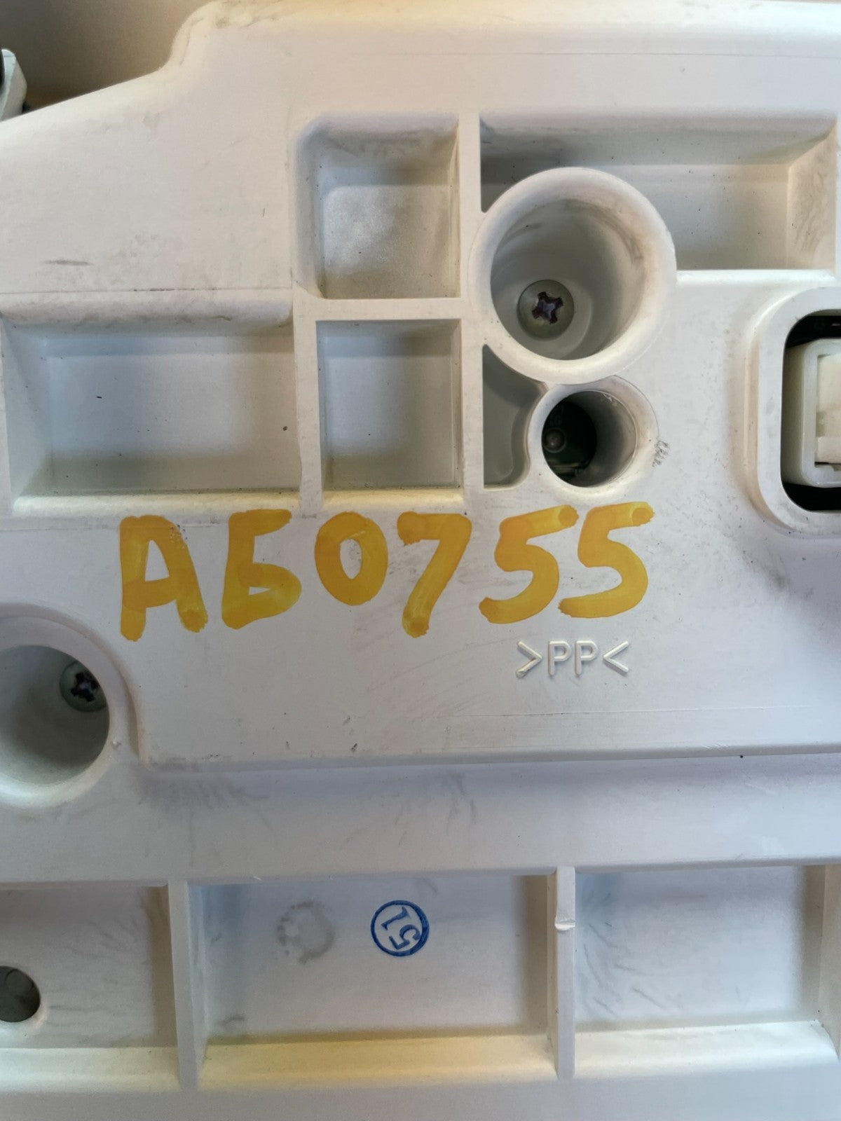 2004 to 2005 Toyota Sienna Speedometer Cluster Gauge AG0755 DG9